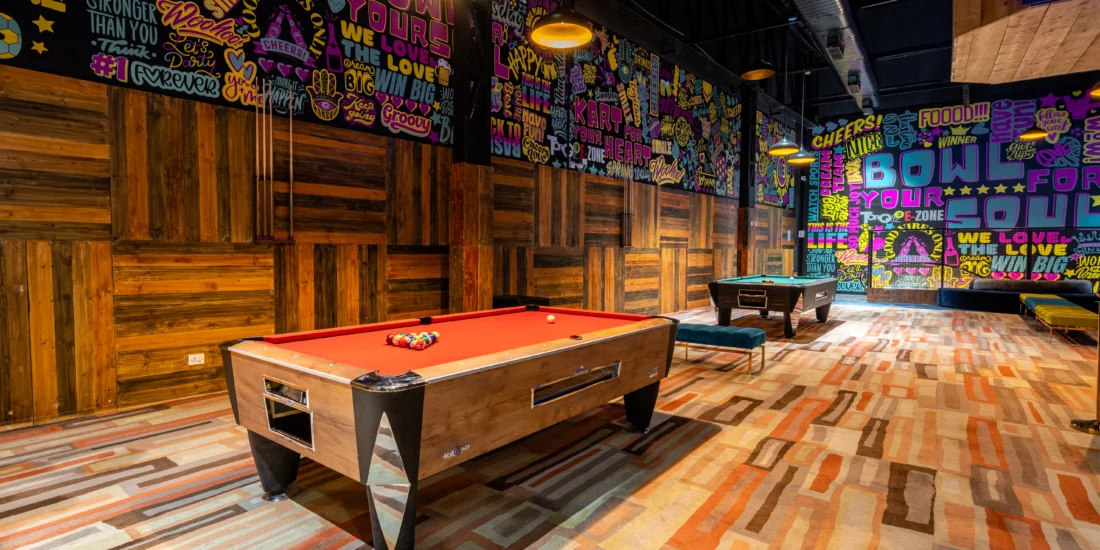 8pool ball red board shown and placed with lights